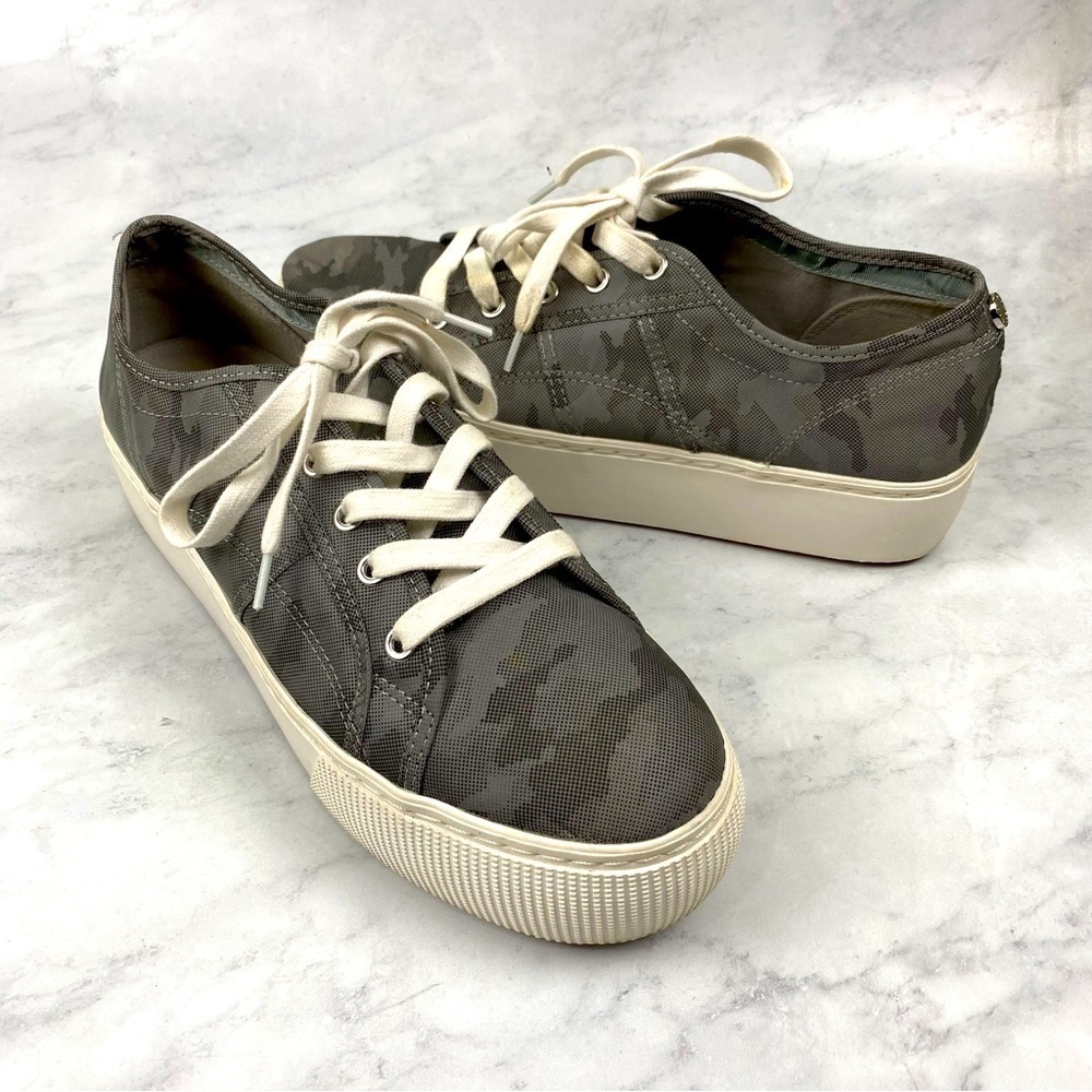 Steve Madden: Emmi Reflective Camo Platform Sneakers Full Lace Up Shoes Size 10
